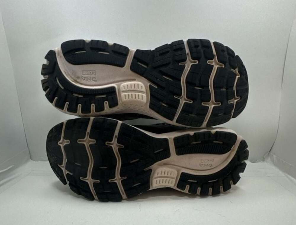 Brooks Women's Ghost 13 Black and Pearl Running Shoes - Picture 7 of 8